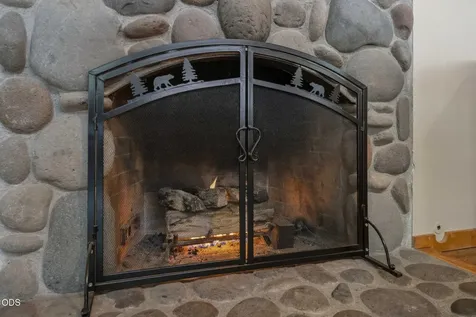 57499 Circle Four Lane Sunriver OR 97707