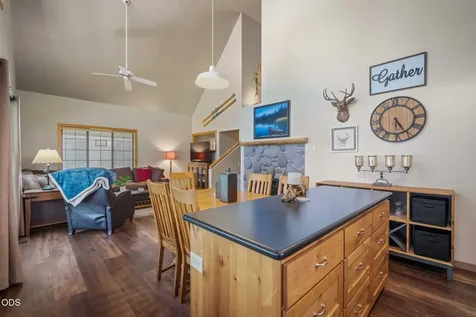 57499 Circle Four Lane Sunriver OR 97707