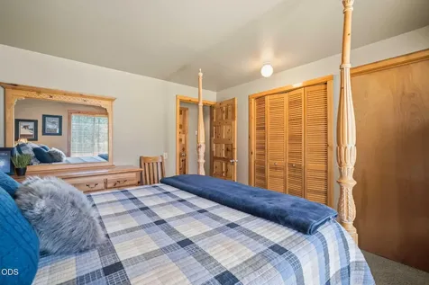 57499 Circle Four Lane Sunriver OR 97707