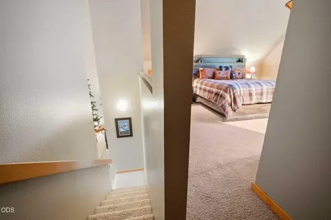 57499 Circle Four Lane Sunriver OR 97707