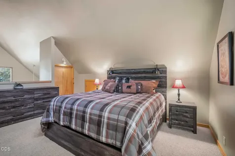 57499 Circle Four Lane Sunriver OR 97707