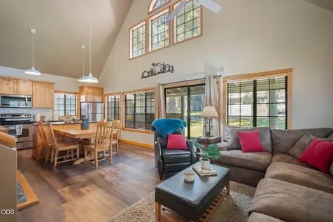 57499 Circle Four Lane Sunriver OR 97707