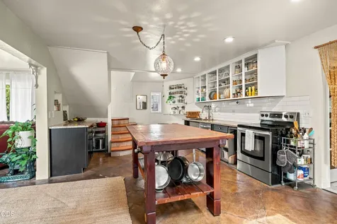 322 N 3rd Street Central Point OR 97502