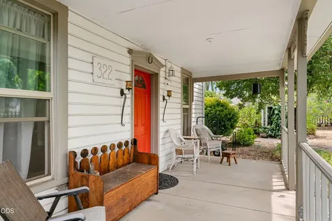 322 N 3rd Street Central Point OR 97502