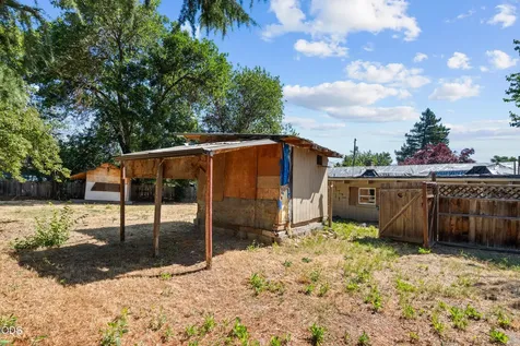 130 Sharon Drive Phoenix OR 97535
