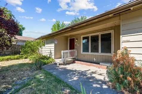 130 Sharon Drive Phoenix OR 97535