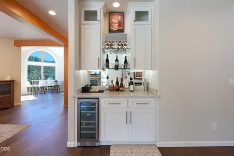 1600 N Second Avenue Gold Hill OR 97525