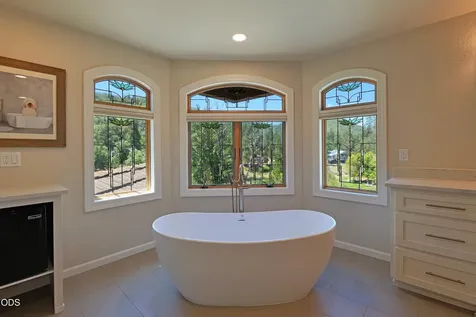 1600 N Second Avenue Gold Hill OR 97525