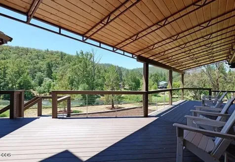 1600 N Second Avenue Gold Hill OR 97525