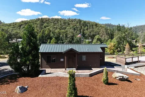 1600 N Second Avenue Gold Hill OR 97525