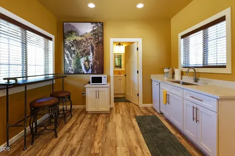 1600 N Second Avenue Gold Hill OR 97525
