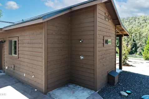 1600 N Second Avenue Gold Hill OR 97525