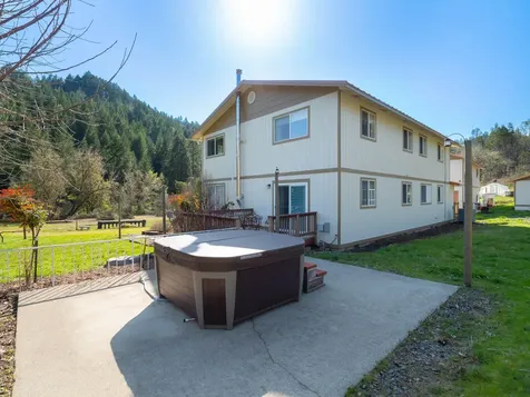 375 Porter Creek Road Winston OR 97496