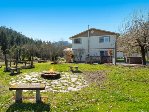 375 Porter Creek Road Winston OR 97496