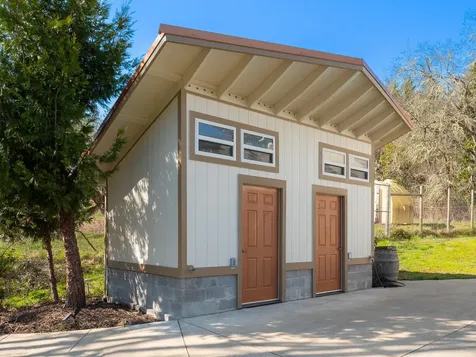 375 Porter Creek Road Winston OR 97496