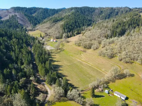375 Porter Creek Road Winston OR 97496