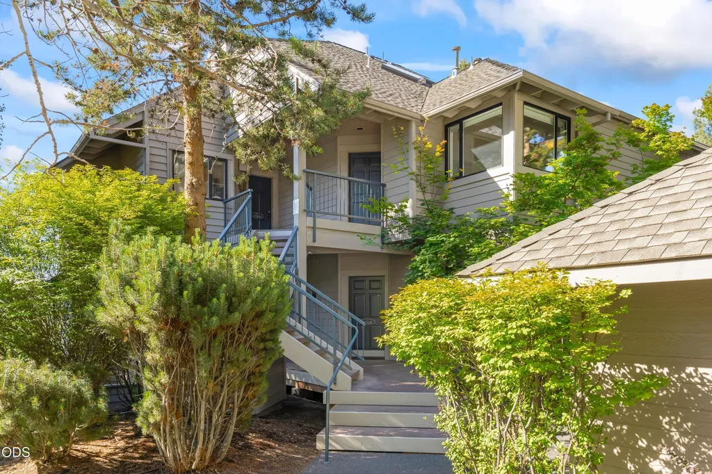 19717 SW Mount Bachelor Drive Bend OR 97702