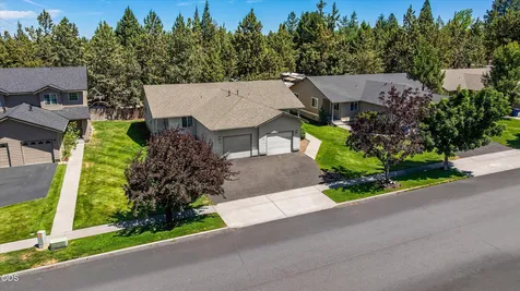 726 NE Savannah Drive Bend OR 97701