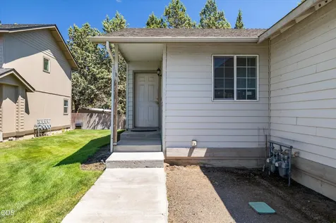 726 NE Savannah Drive Bend OR 97701