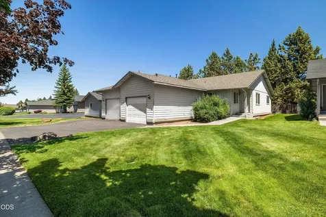726 NE Savannah Drive Bend OR 97701
