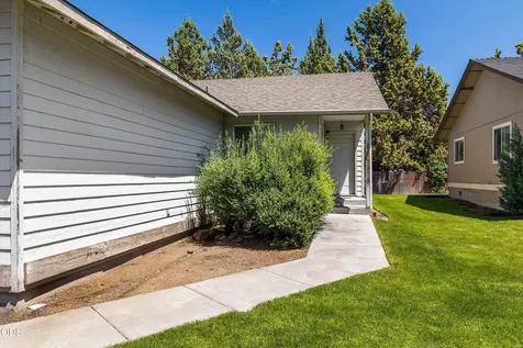 726 NE Savannah Drive Bend OR 97701