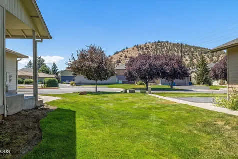 726 NE Savannah Drive Bend OR 97701