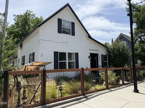 304 2nd Avenue Gold Hill OR 97525