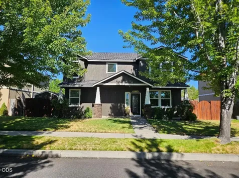1320 NE 3rd Street Redmond OR 97756
