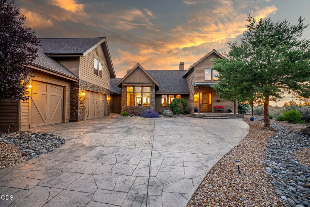 17171 SW Chaparral Drive Powell Butte OR 97753