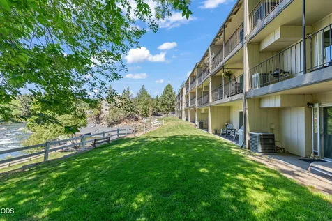 1565 NW Wall Street Bend OR 97703