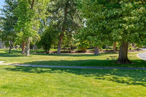 1565 NW Wall Street Bend OR 97703