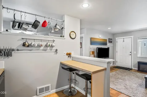 1527 NW Juniper Street Bend OR 97703