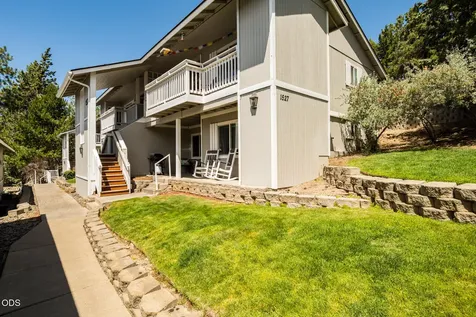 1527 NW Juniper Street Bend OR 97703