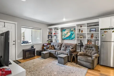 1527 NW Juniper Street Bend OR 97703