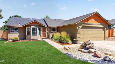 2939 SW Reindeer Avenue Redmond OR 97756
