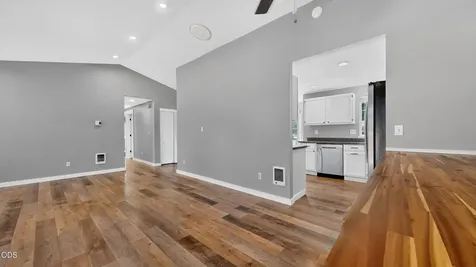 2939 SW Reindeer Avenue Redmond OR 97756