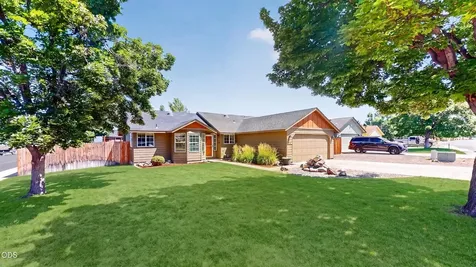 2939 SW Reindeer Avenue Redmond OR 97756