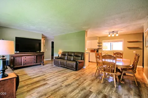 2162 Happy Valley Drive Medford OR 97501