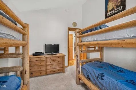 57641 Splitrock Lane Sunriver OR 97707