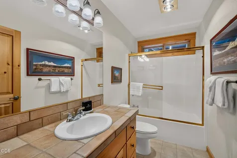 57641 Splitrock Lane Sunriver OR 97707