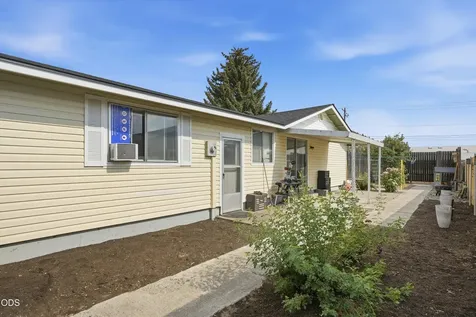 1242 SE 8th Street Prineville OR 97754