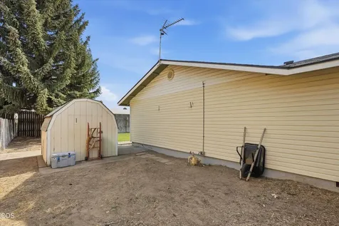 1242 SE 8th Street Prineville OR 97754