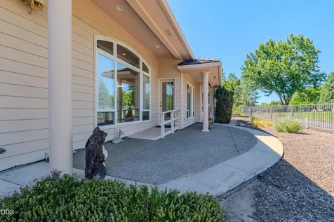 401 Golf View Drive Medford OR 97504