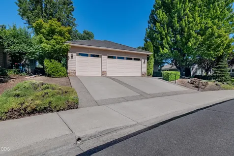 401 Golf View Drive Medford OR 97504