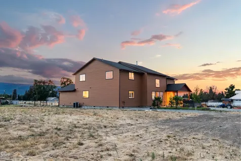 1213 Casino Road Medford OR 97501