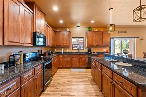 1213 Casino Road Medford OR 97501