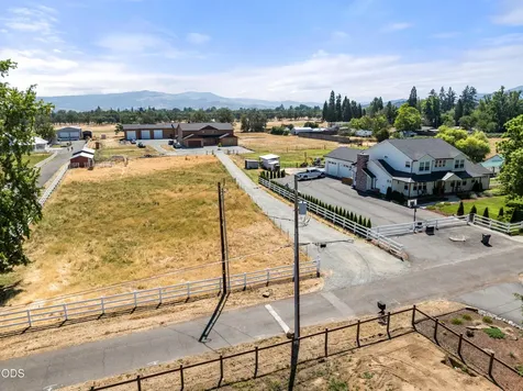 1213 Casino Road Medford OR 97501