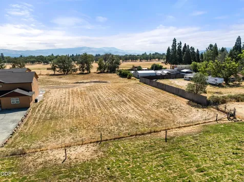 1213 Casino Road Medford OR 97501