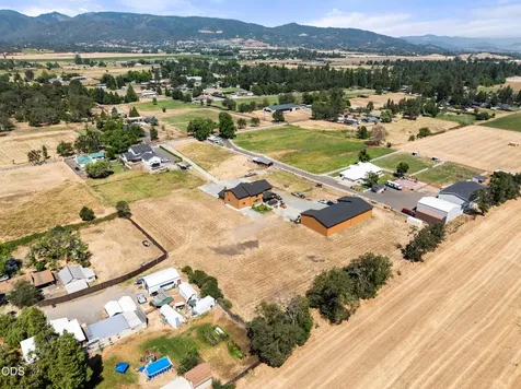 1213 Casino Road Medford OR 97501