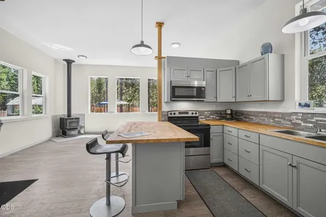 17465 Snow Goose Road Bend OR 97707